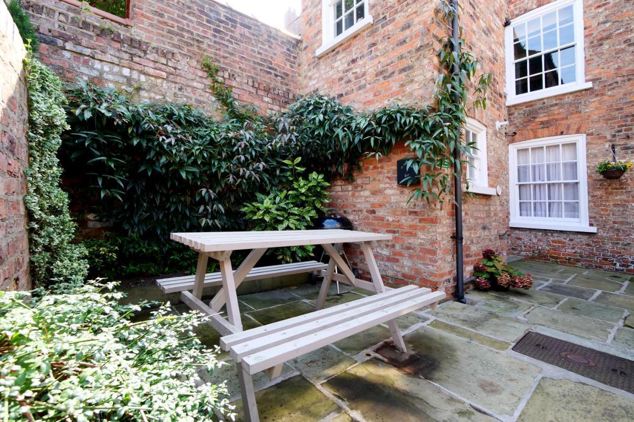 Stodham House With Minster Views! Villa York Exteriör bild